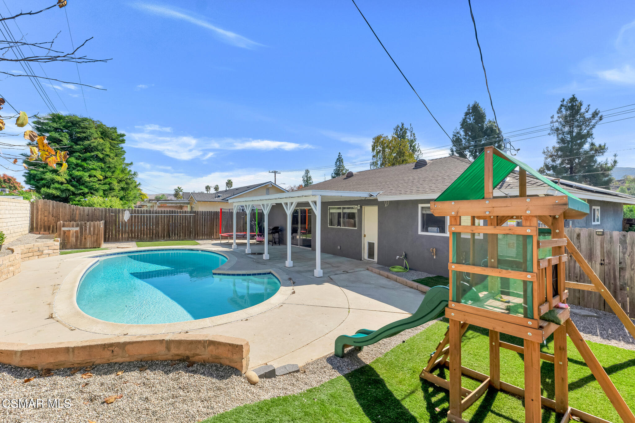 2141 Fitzgerald Road Simi Valley, CA 93065 - Photo 14 of 20 2141 Fitzgerald Rd - HsHProd-26