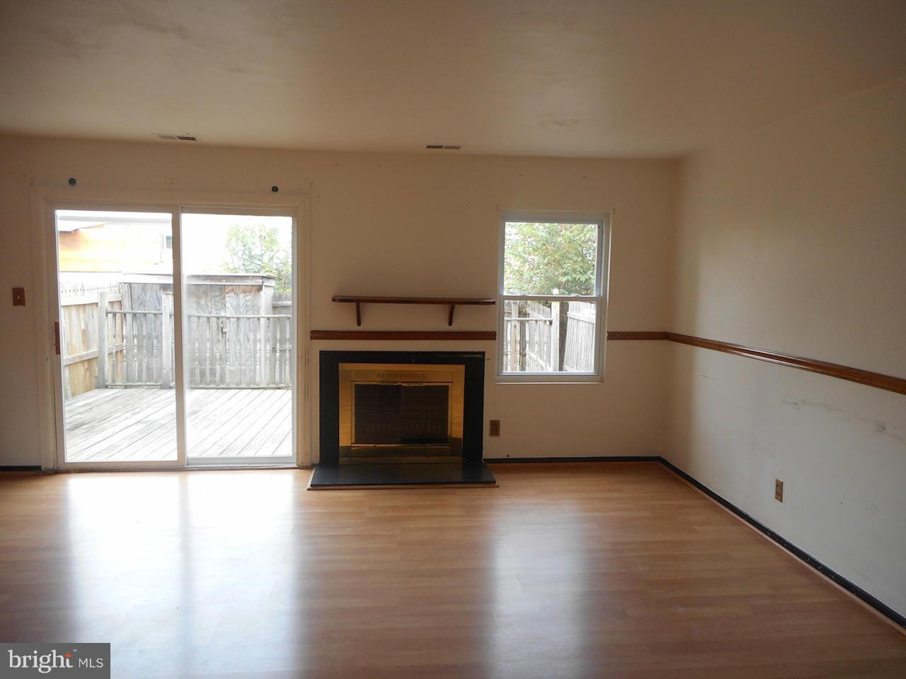 17518 Hoskinson Road Poolesville, MD 20837 - Photo 7 of 22 Family Room