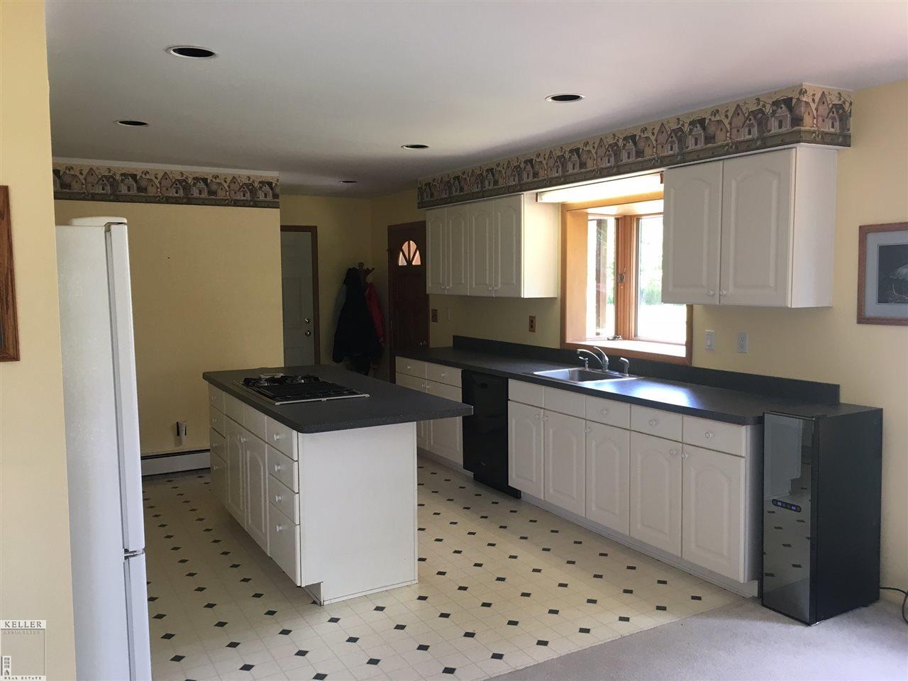 11920 Gilbert Road Memphis, MI 48041 - Photo 5 of 36
