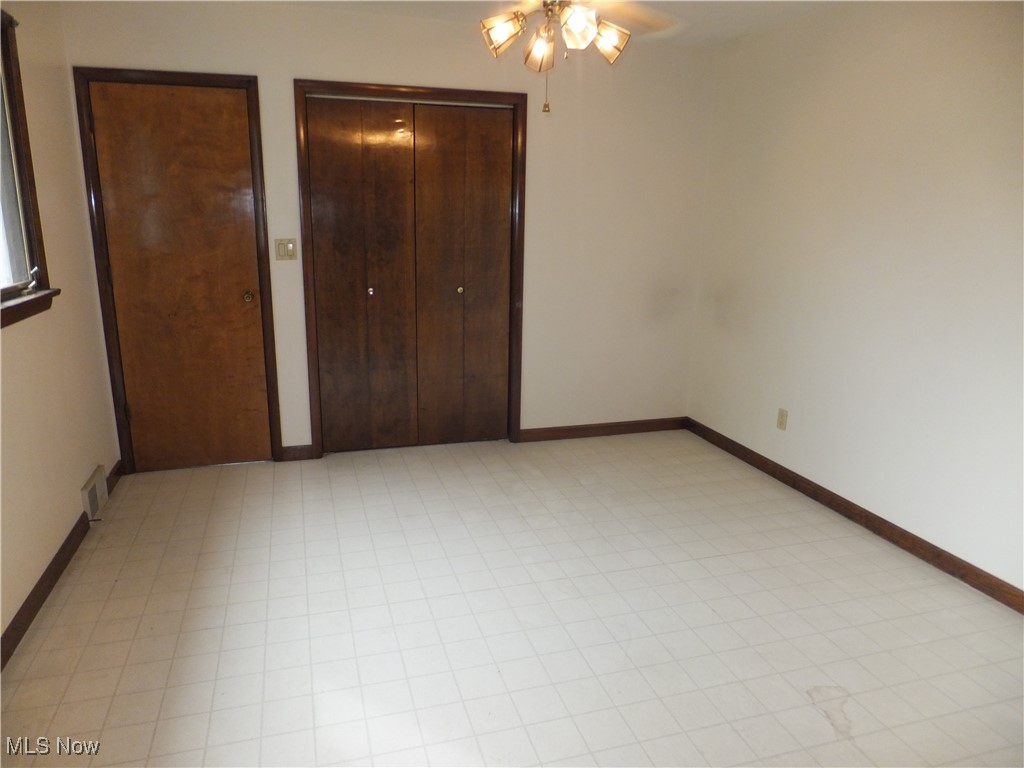 5113 Snow Road Cleveland, OH 44134 - Photo 23 of 40