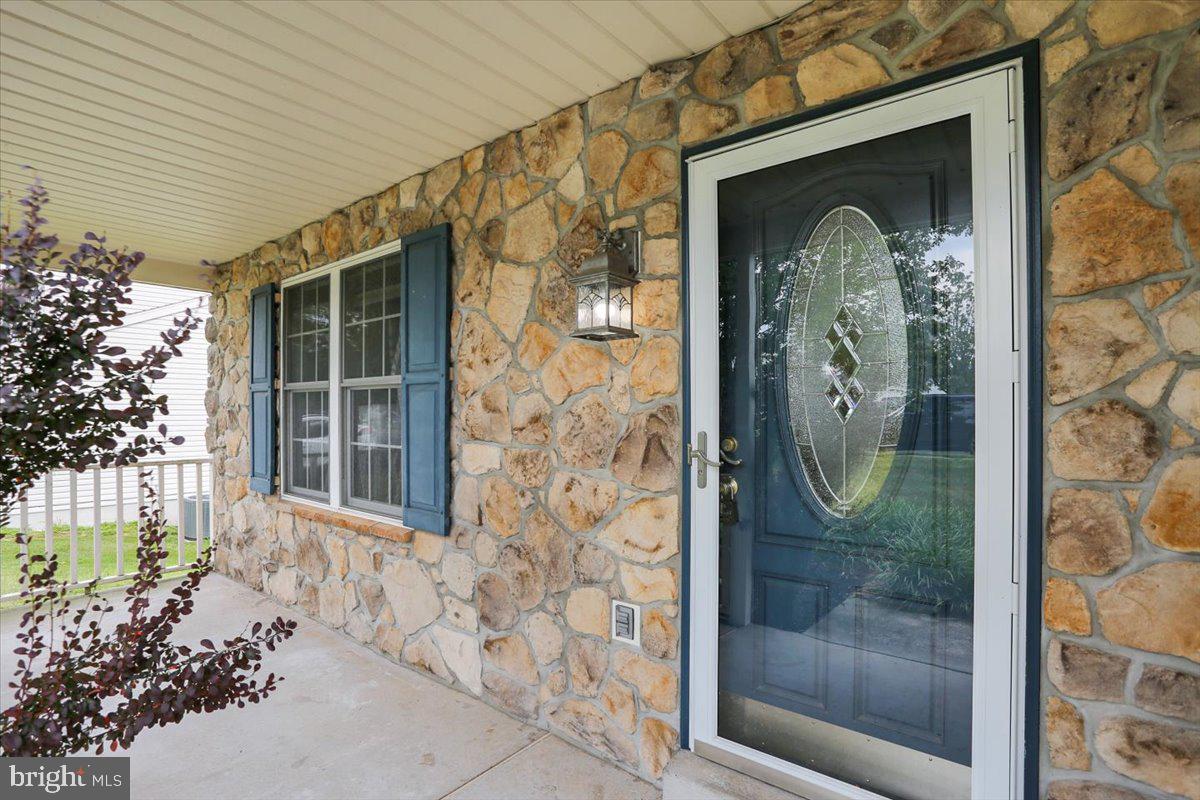4539 Hillside Road Reading, PA 19606 - Photo 3 of 38 Gallery Image 3