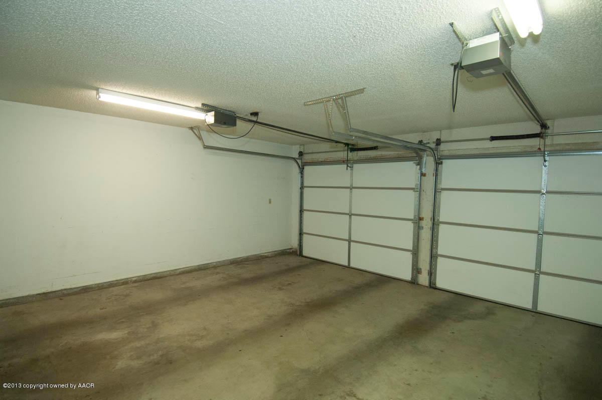 7305 Old Kent Road Amarillo, TX 79109 - Photo 48 of 48 GARAGE VIEW 1