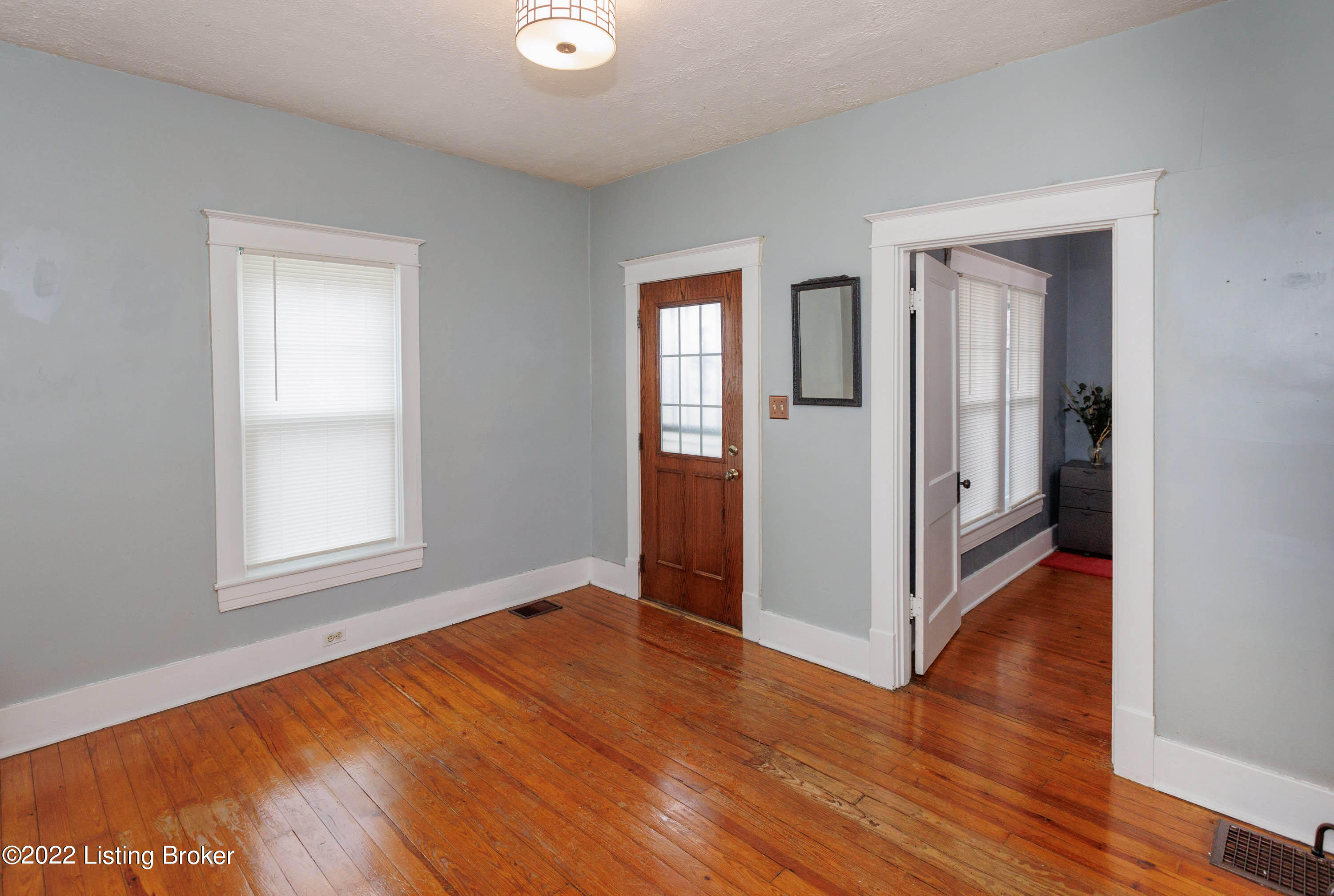 802 Reading Road Louisville, KY 40217 - Photo 7 of 24 009