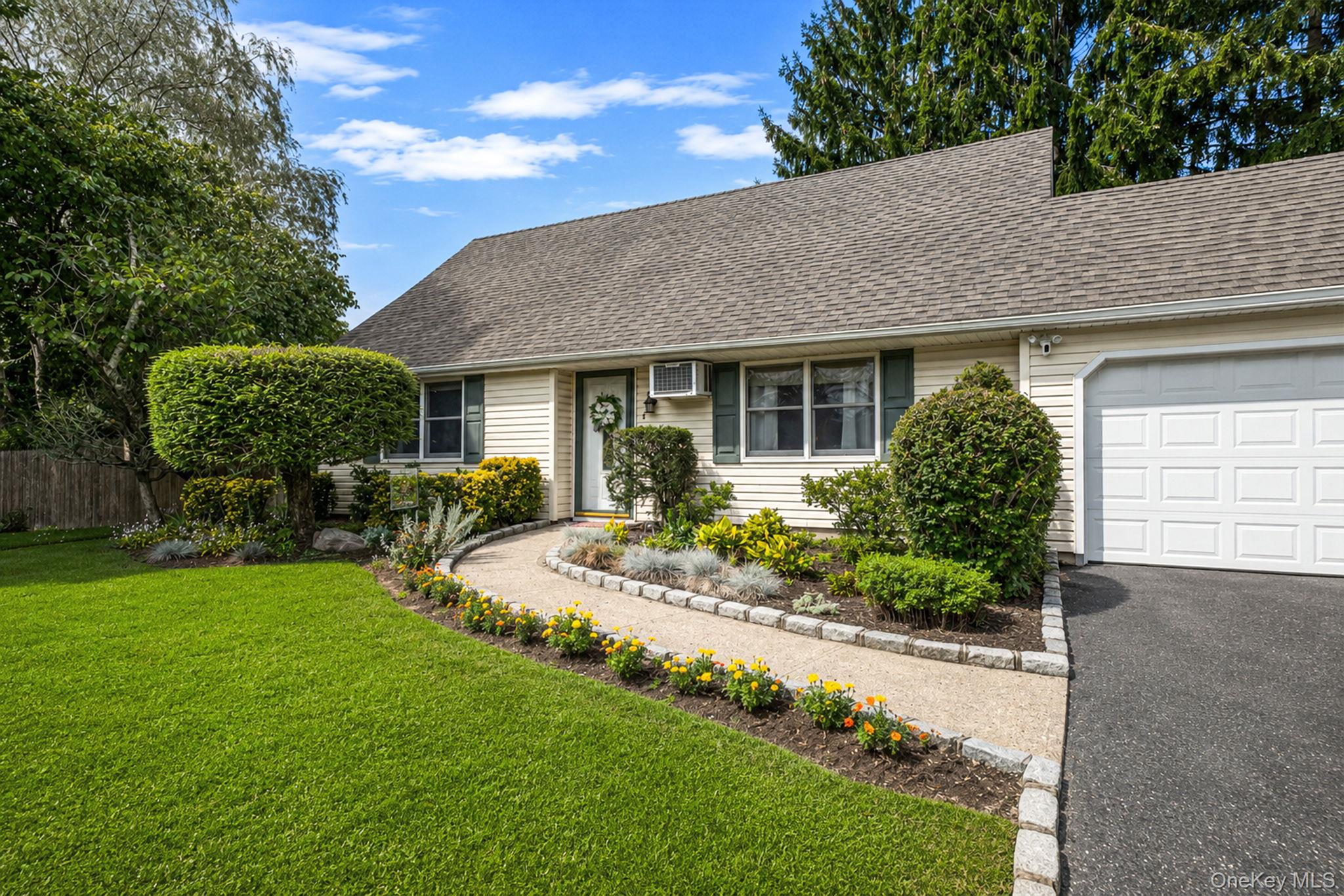 4 Highview Lane Ridge, NY 11961 - Photo 2 of 37 Gallery Image 2