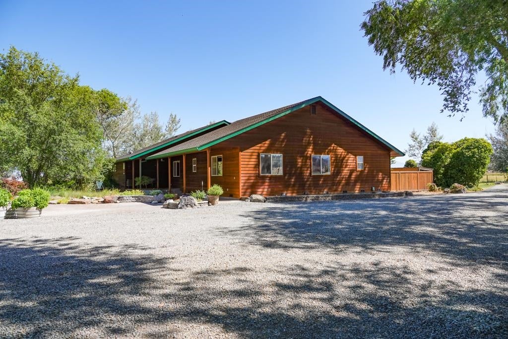 4721 Oberlin Road Montague, CA 96064 - Photo 24 of 27 Gallery Image 24