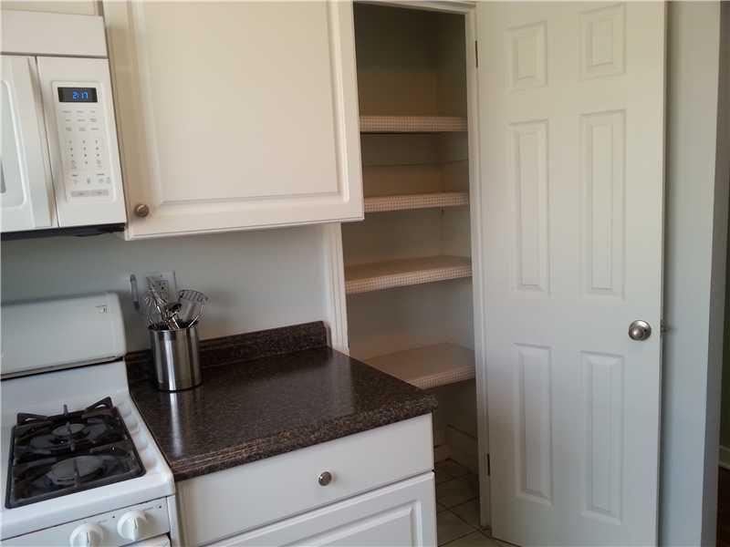 1534 Greentree Road Pittsburgh, PA 15220 - Photo 6 of 15 Kitchen.