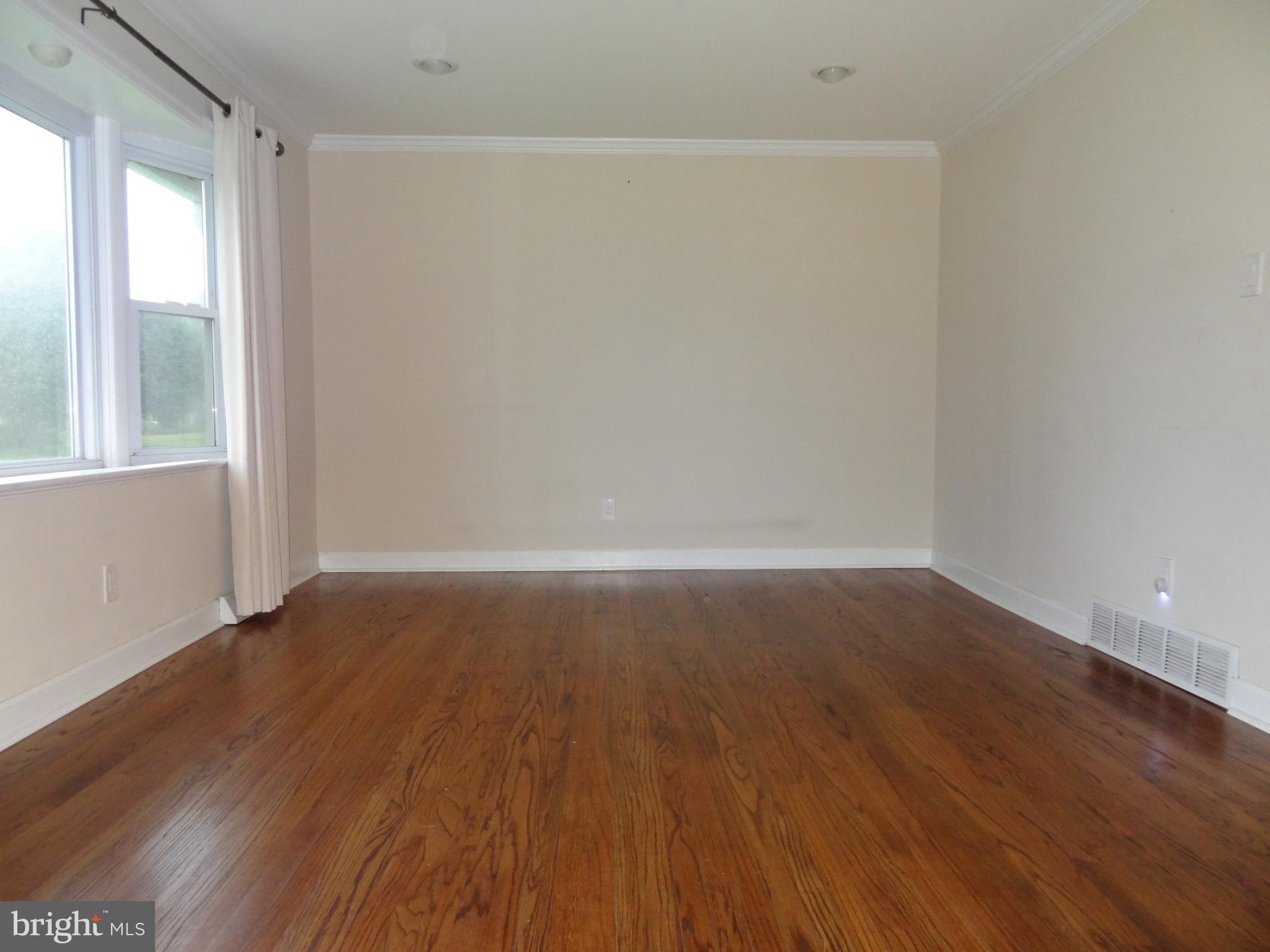 211 Regency Circle Linthicum Heights, MD 21090 - Photo 6 of 41