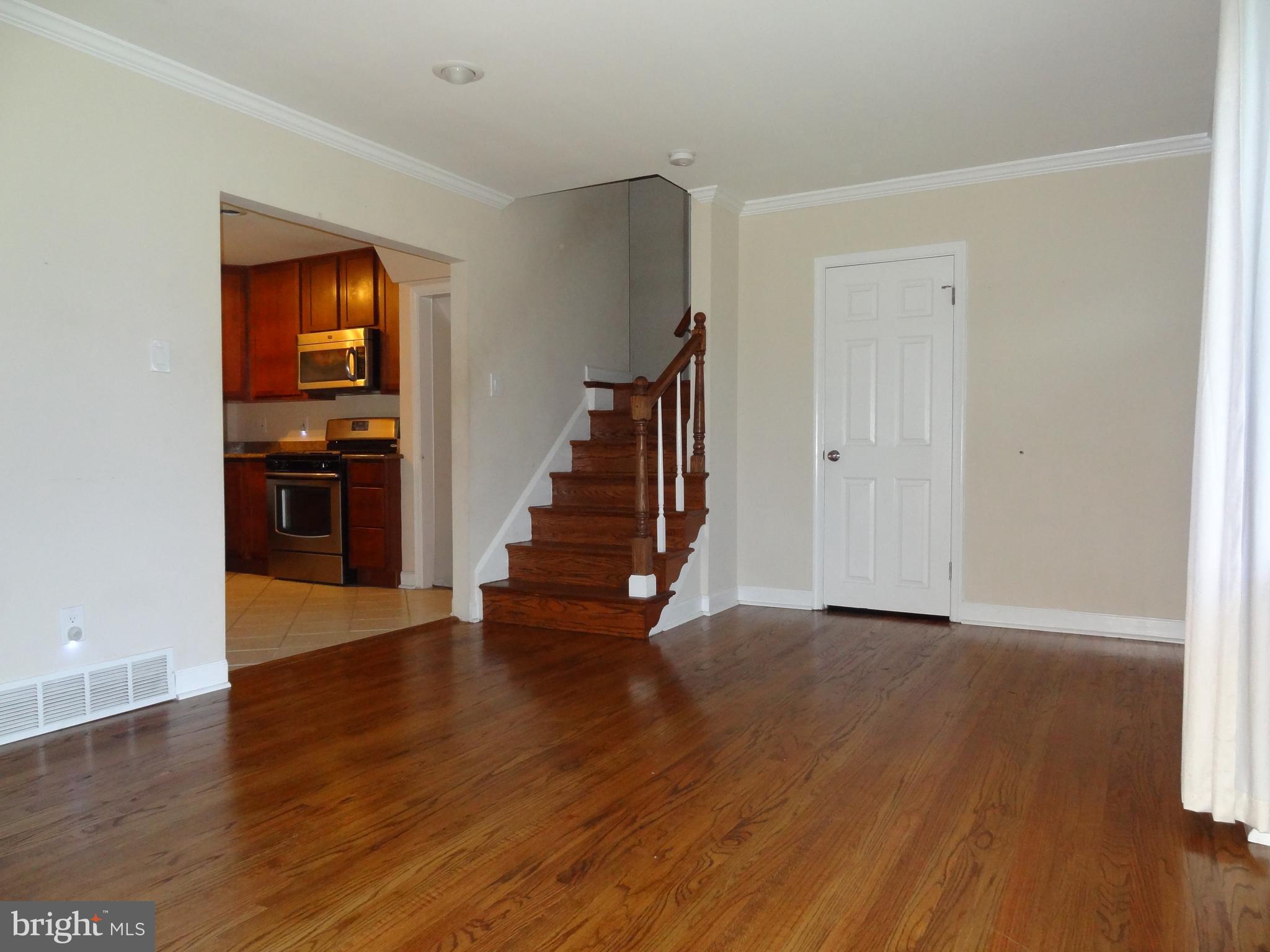 211 Regency Circle Linthicum Heights, MD 21090 - Photo 7 of 41