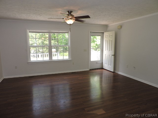 7593 Walnut Road Gloucester, VA 23061 - Photo 4 of 24 Gallery Image 4