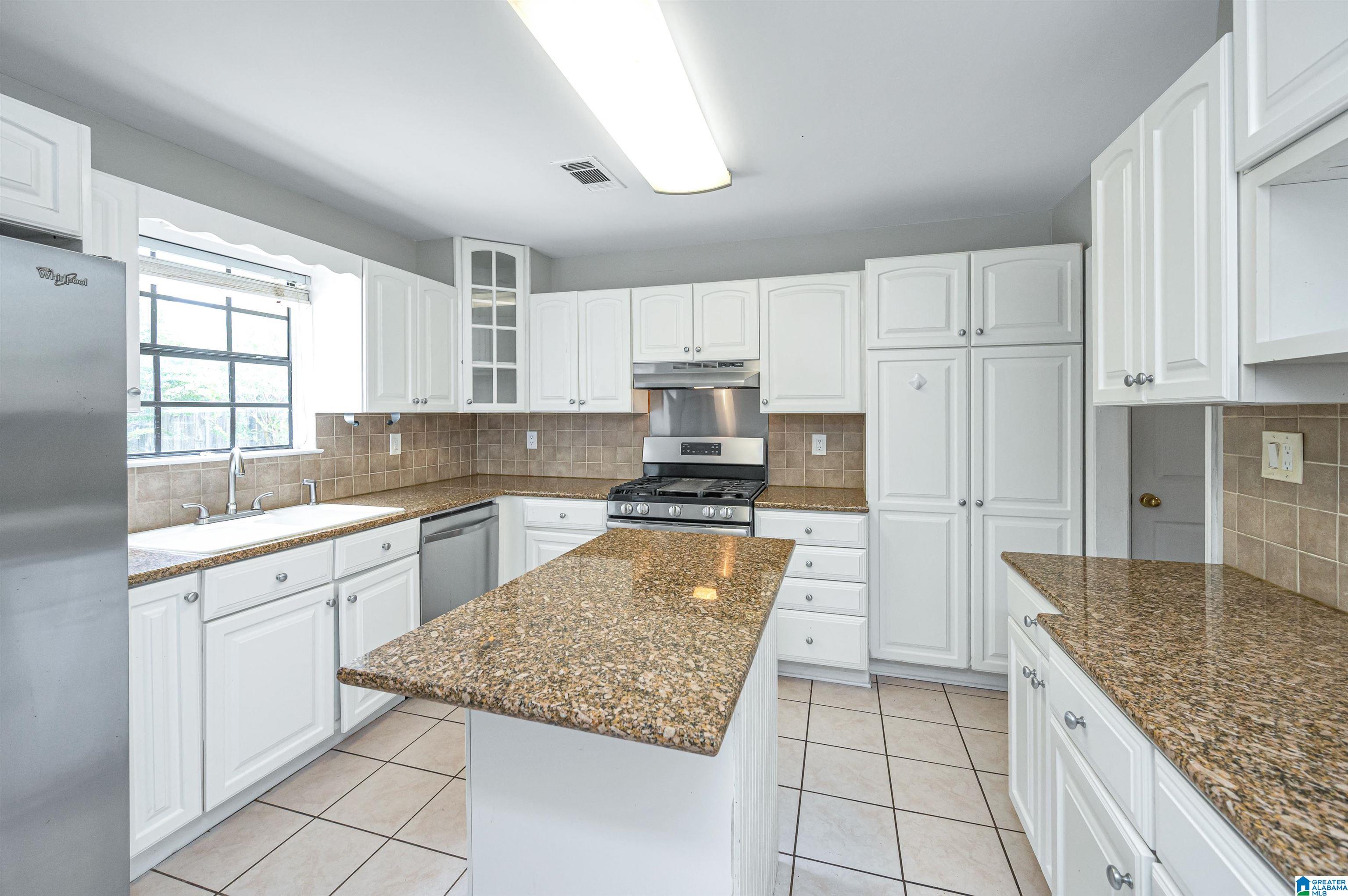 172 Winterhaven Drive Alabaster, AL 35007 - Photo 12 of 35