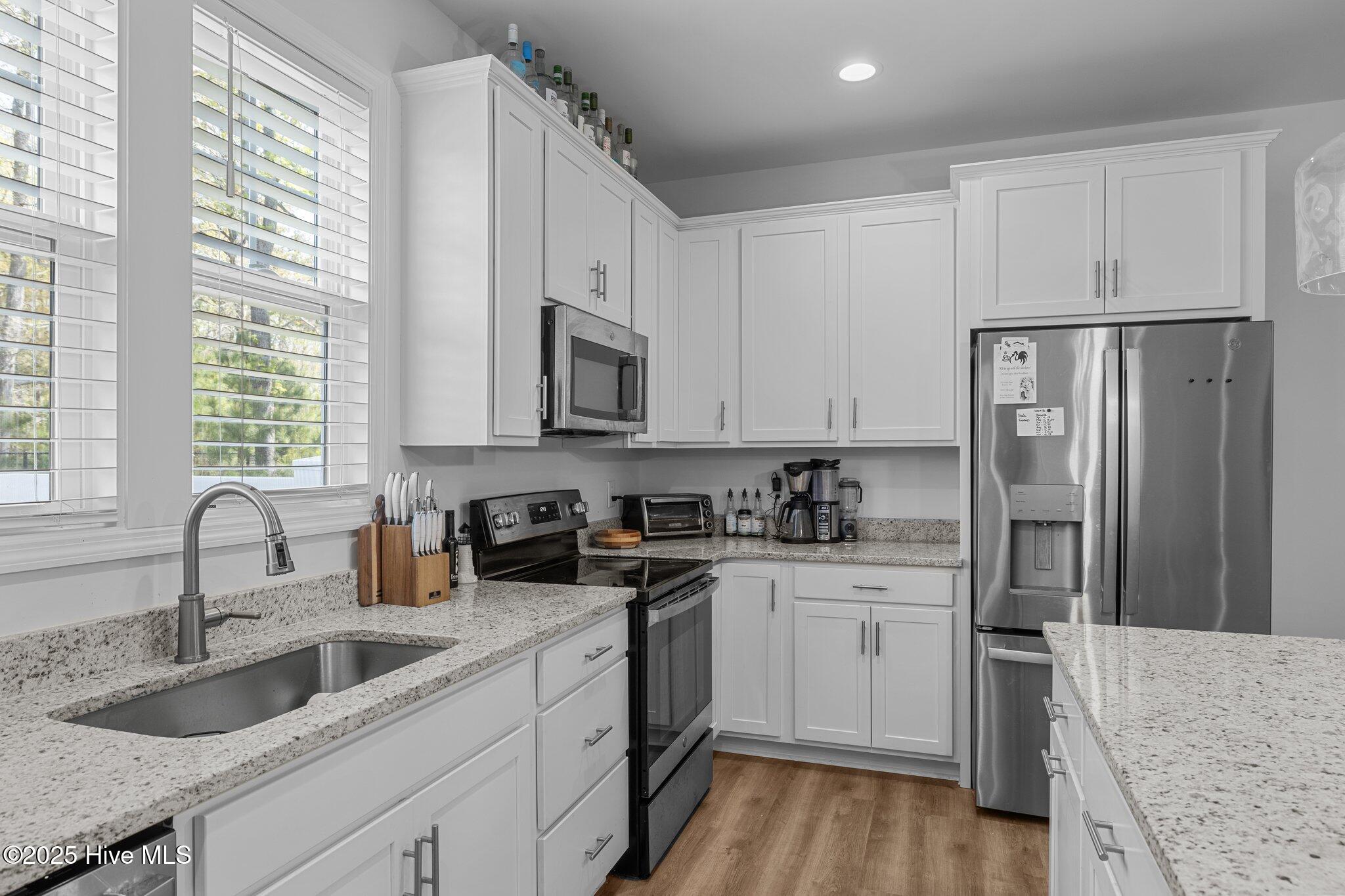175 Freedom Park Road Beaufort, NC 28516 - Photo 11 of 41 Kitchen