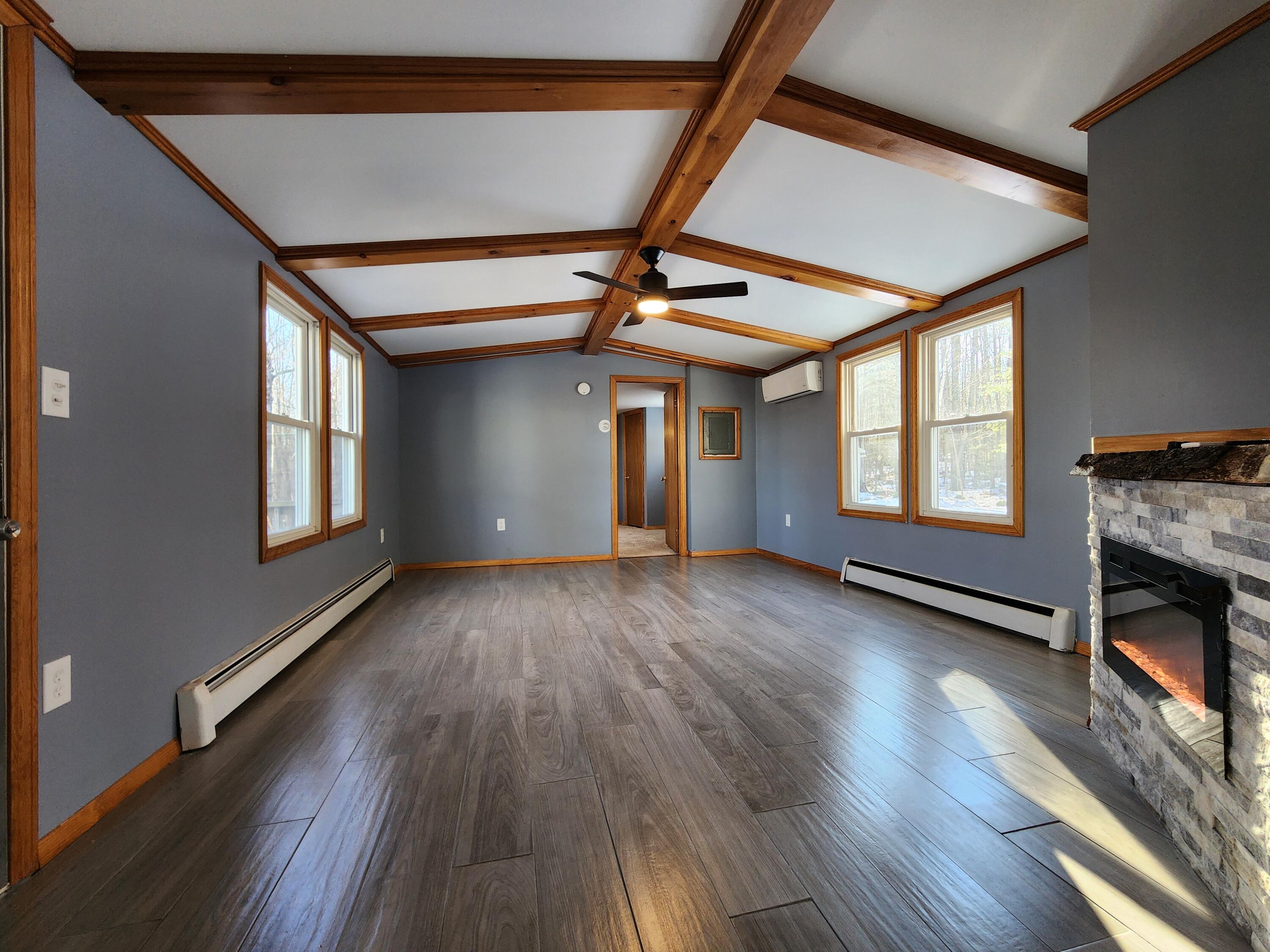 298 Hinckley Road Clinton, ME 04927 - Photo 16 of 28 Living Room