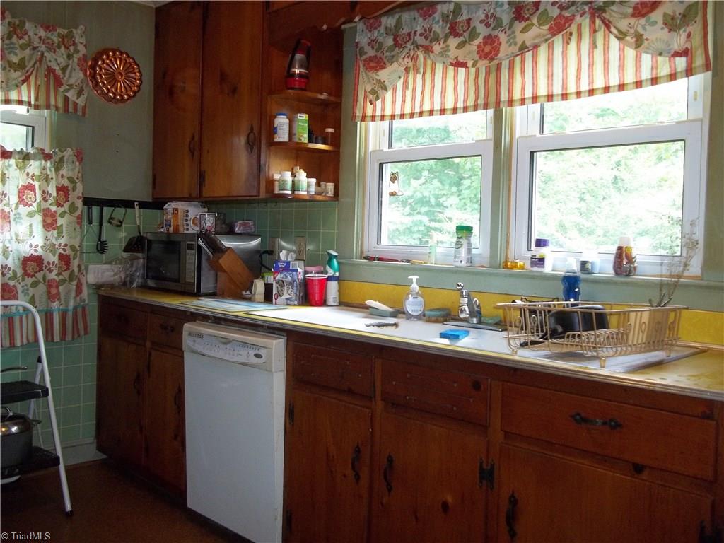 347 Ridge Road Seagrove, NC 27341 - Photo 4 of 9 Gallery Image 4
