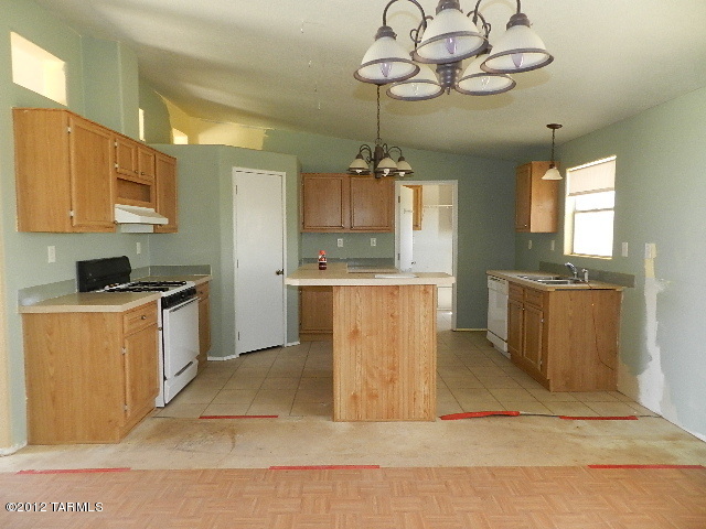 5597 North Whitetail Road Marana, AZ 85653 - Photo 9 of 24
