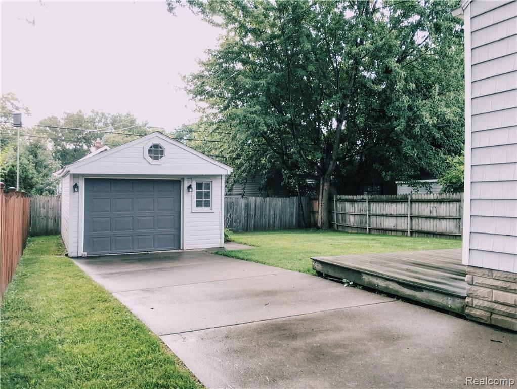 2647 Kenmore Road Berkley, MI 48072 - Photo 3 of 17 image.jpeg