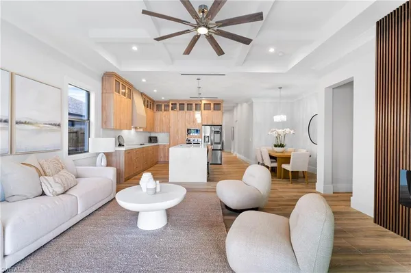 $1,499,900 | 653 107th Avenue North, Naples, FL 34108