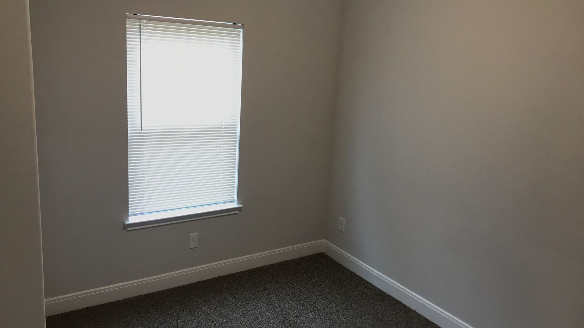 8218 Parker Road, Unit A Houston, TX 77078 - Photo 8 of 18 a small space with a window