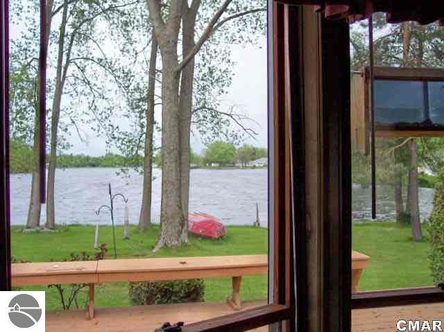 3528 Roe Court Weidman, MI 48893 - Photo 6 of 20 1772089-5.JPG