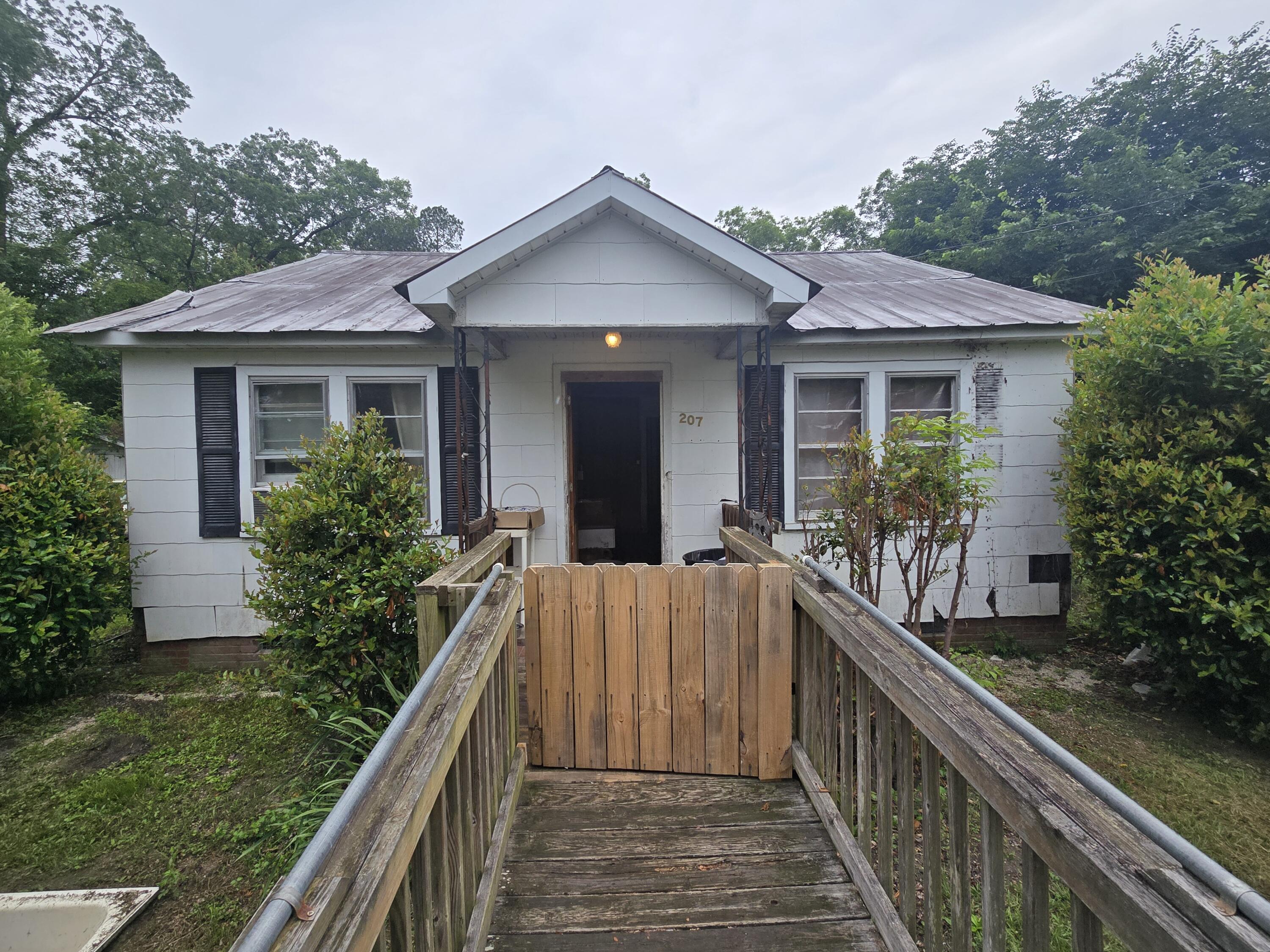 207 Cedar Street St. George, SC 29477 - Photo 3 of 30 20250604_170132