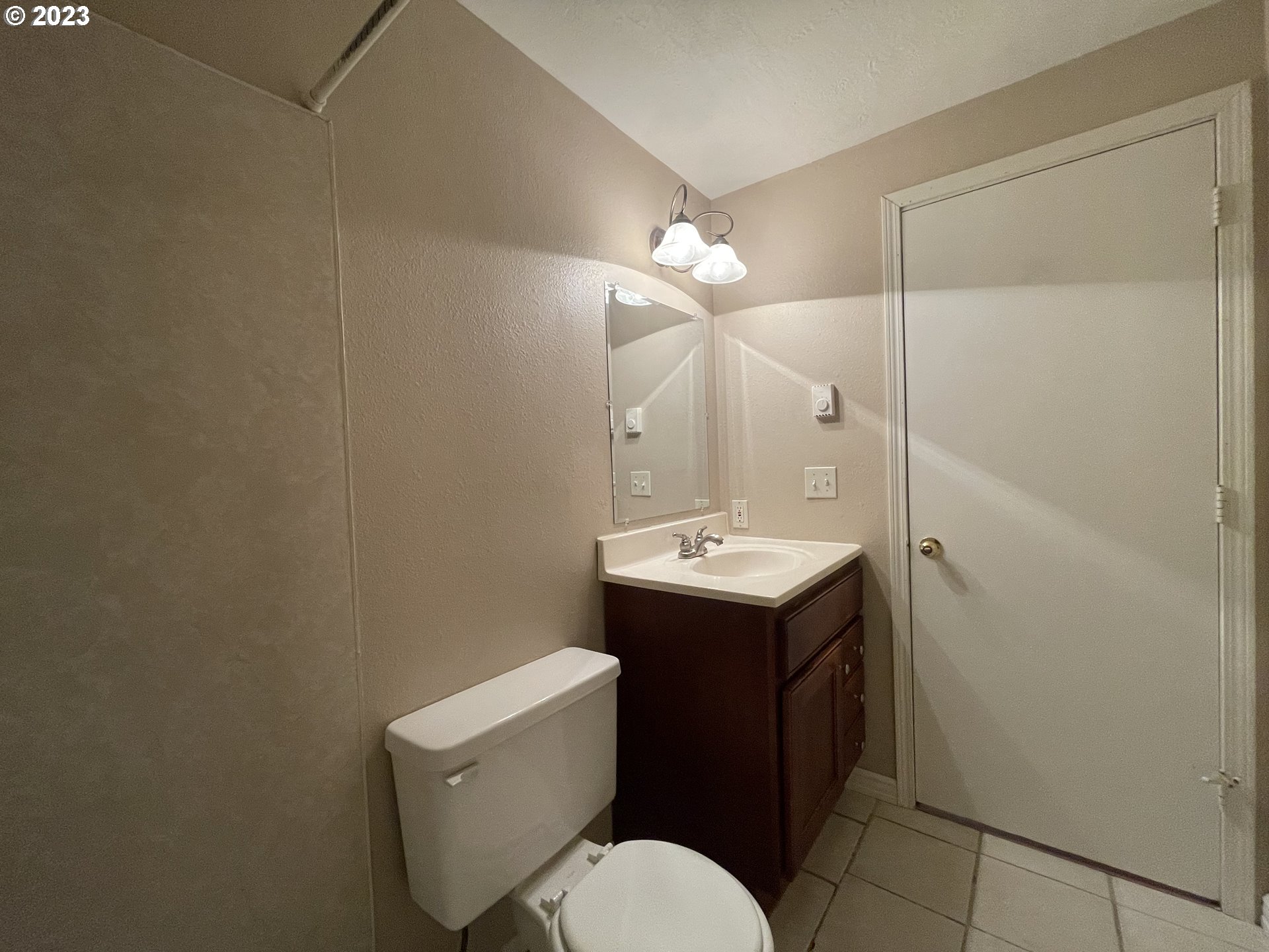 605 Northridge Avenue Springfield, OR 97477 - Photo 17 of 26 Bathroom