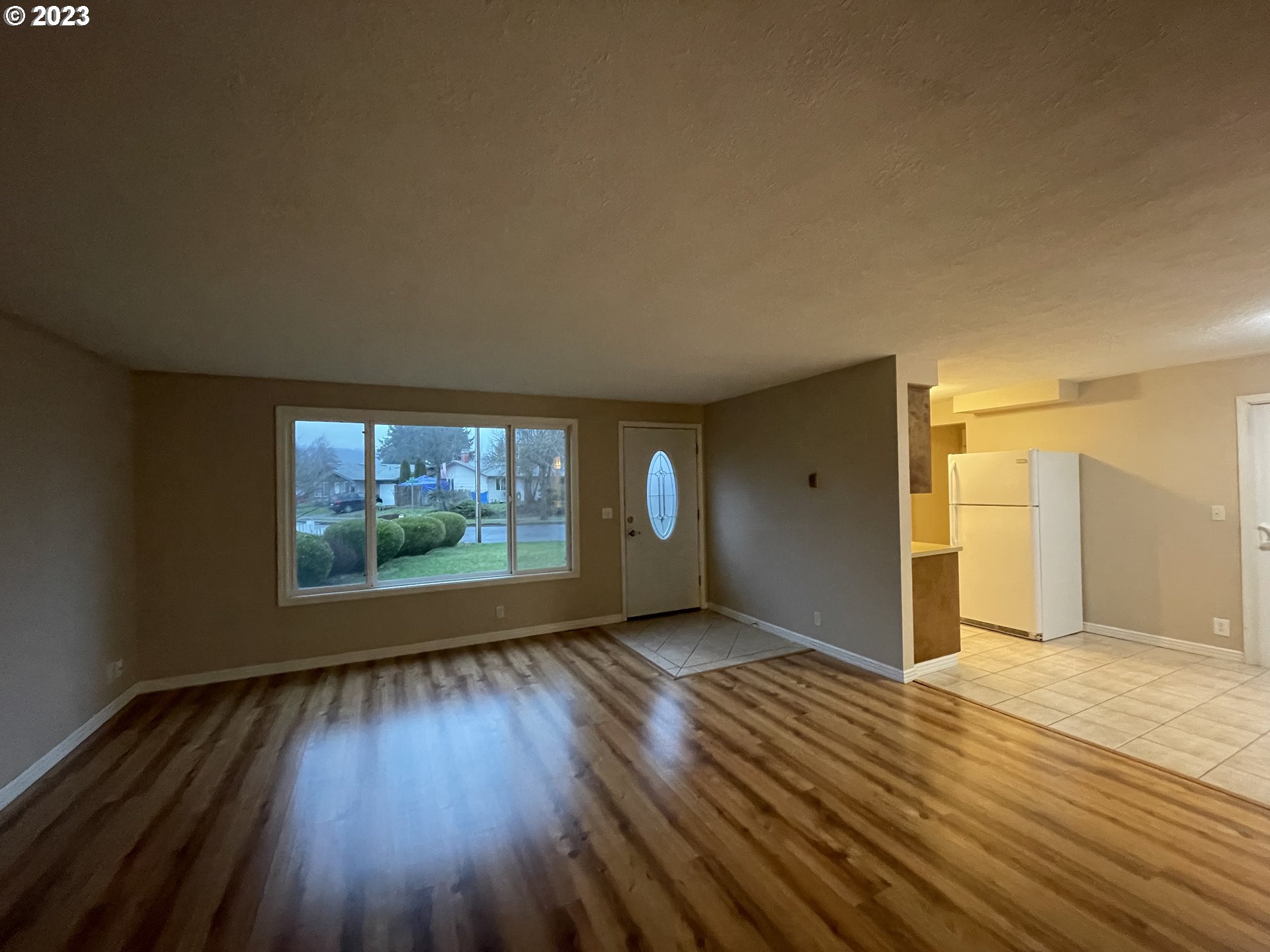605 Northridge Avenue Springfield, OR 97477 - Photo 4 of 26 Living Room