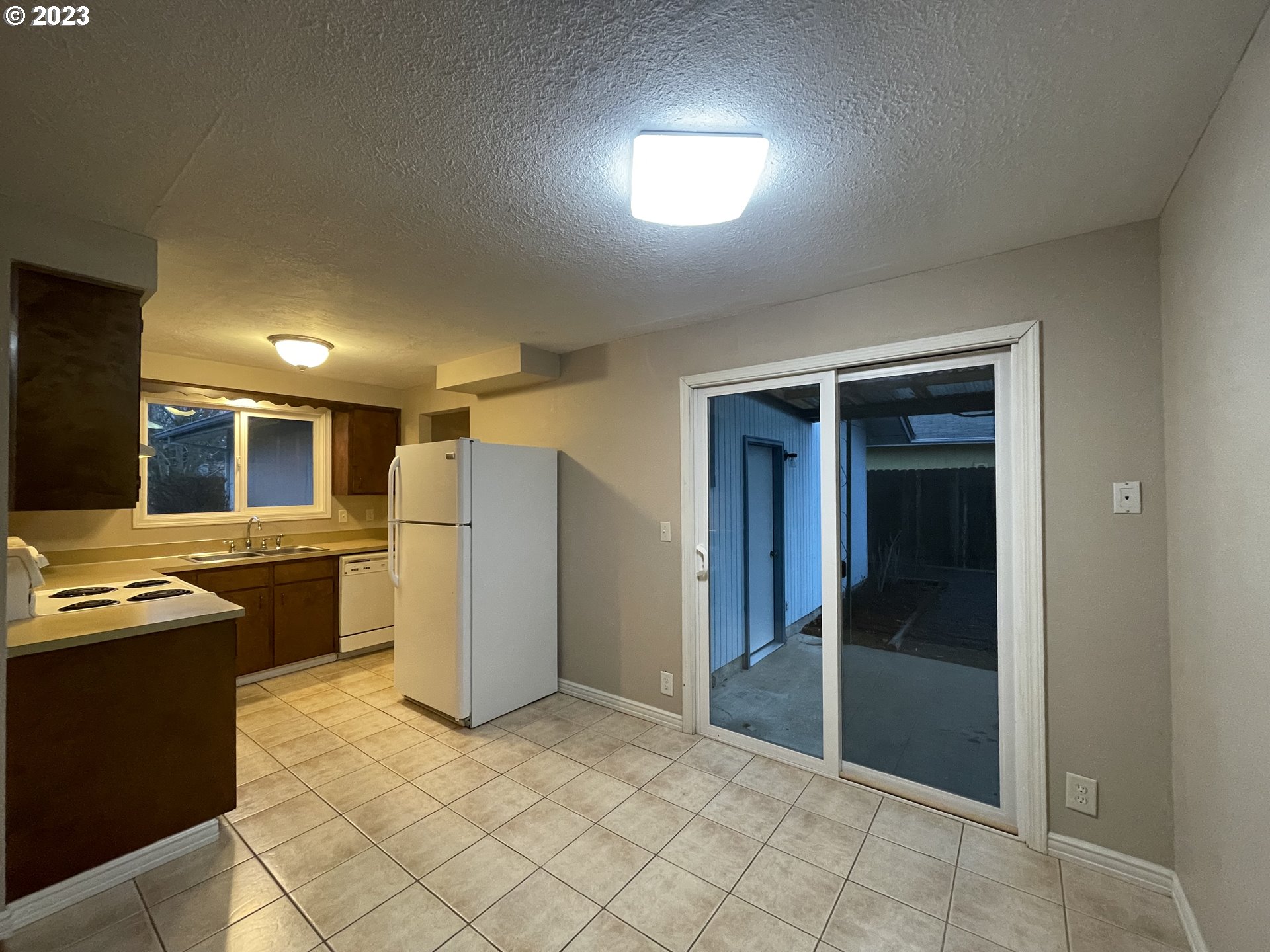 605 Northridge Avenue Springfield, OR 97477 - Photo 8 of 26 Dining Area