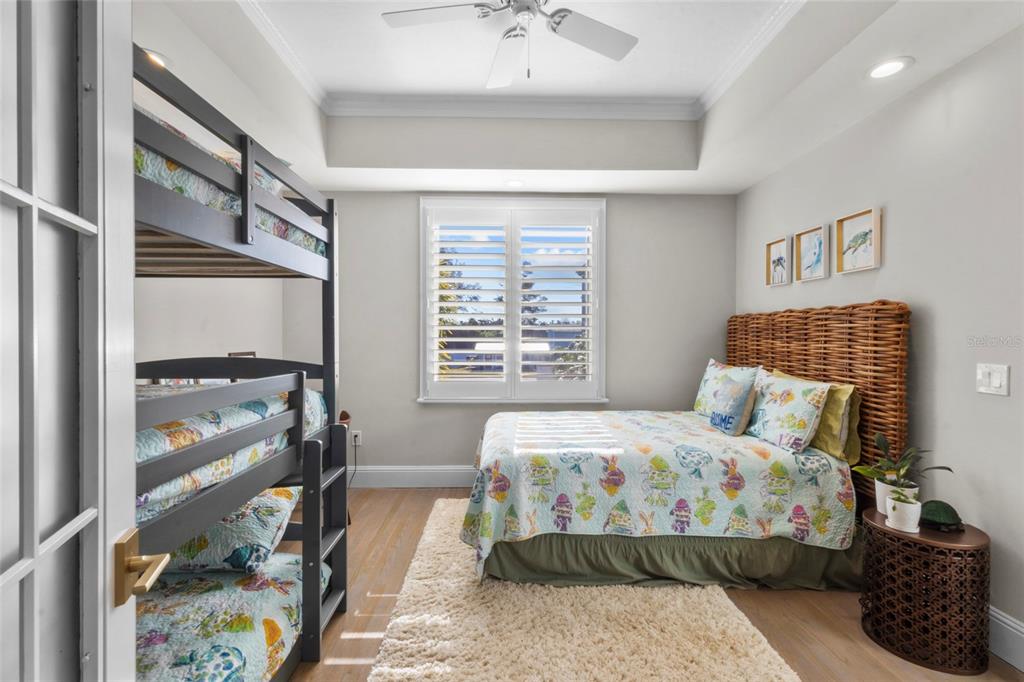 515 Forest Way Longboat Key, FL 34228 - Photo 27 of 53
