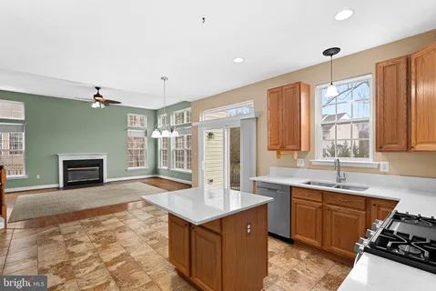 $875,000 | 1616 Candlewood Place Northeast, Leesburg, VA 20176