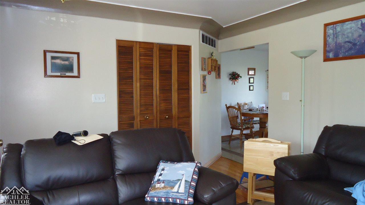 6660 Short Cut Road Marine City, MI 48039 - Photo 4 of 14 31265852-3.JPG