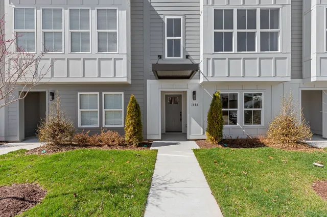 $3,750 | 1545 57th Avenue North, Nashville, TN 37209