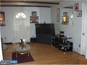 412 North Manoa Road Havertown, PA 19083 - Photo 4 of 12 Living Room