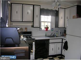 412 North Manoa Road Havertown, PA 19083 - Photo 8 of 12 Kitchen