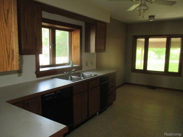 3766 Hunt Road Lapeer, MI 48446 - Photo 8 of 20 IMG_0038.jpg