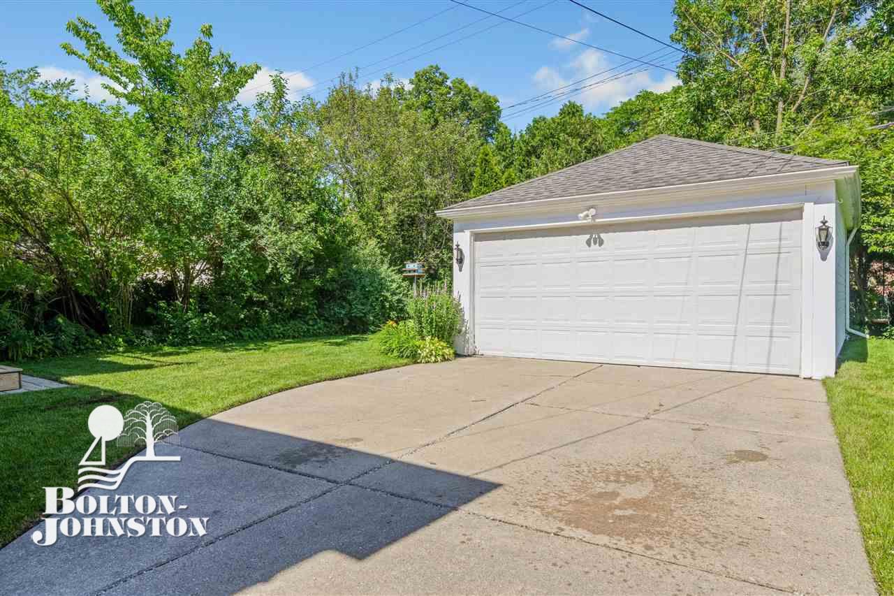 322 Fisher Road Grosse Pointe, MI 48230 - Photo 38 of 45 Garage