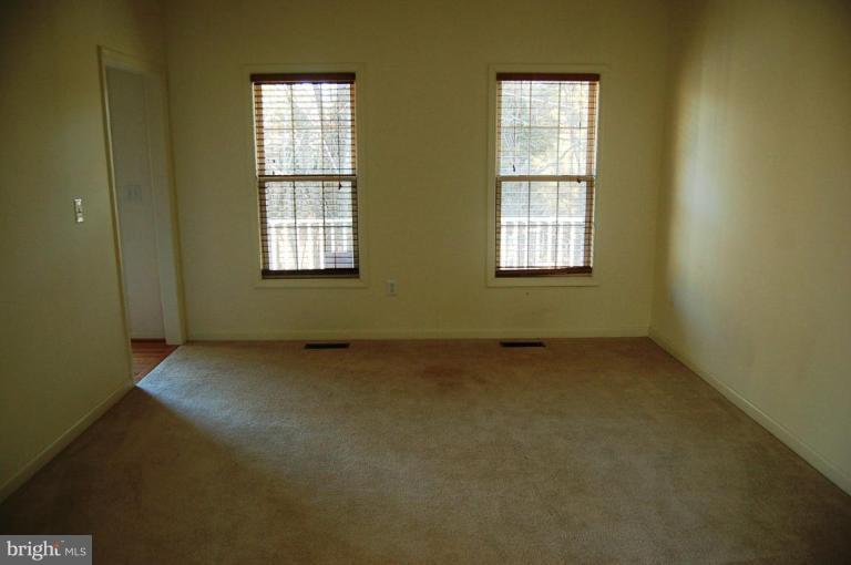 22508 Lahore Road Orange, VA 22960 - Photo 11 of 20 Living Room