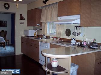 501 Minshall Road Springfield, PA 19064 - Photo 7 of 12 Kitchen