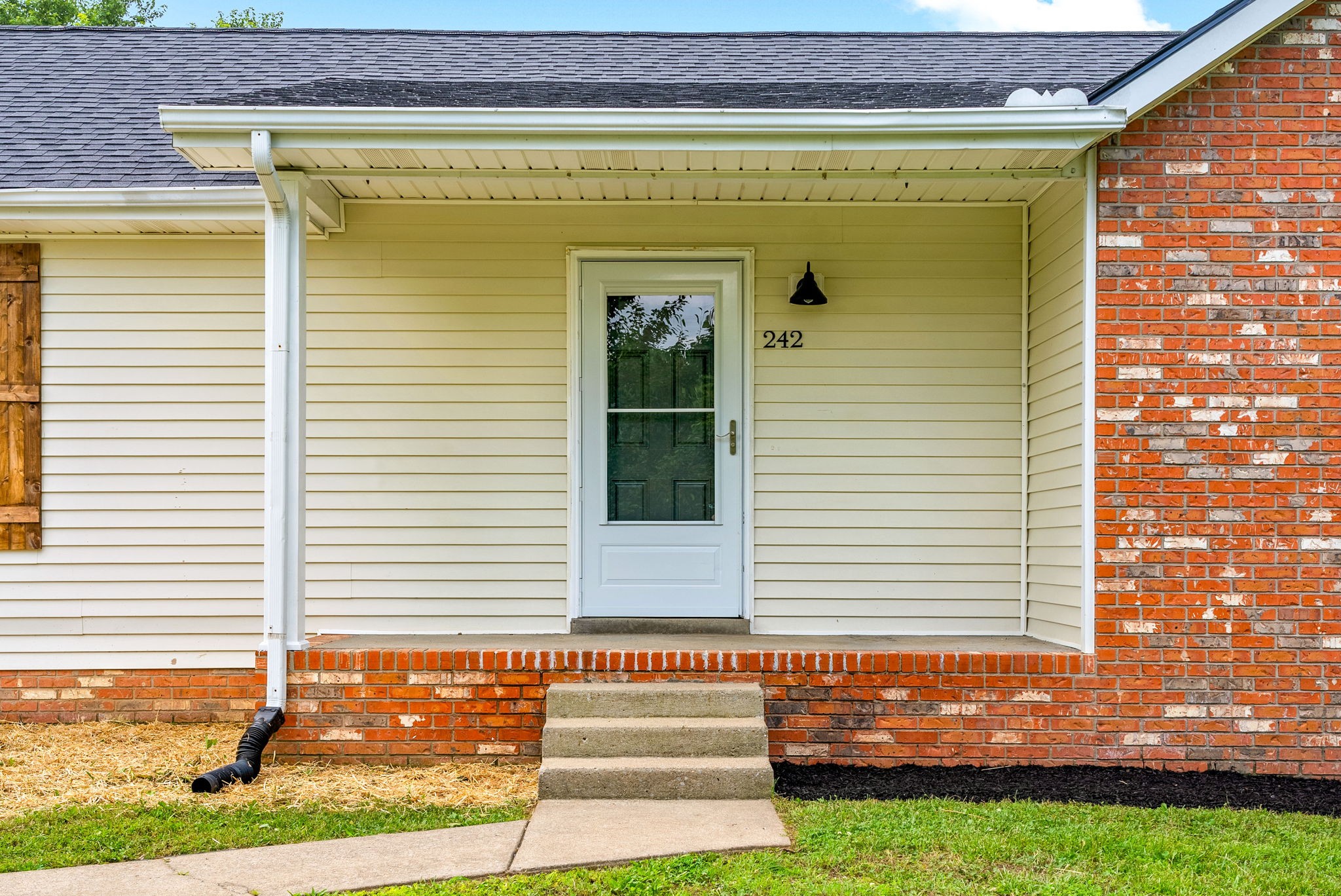 242 Quail Ridge Road Clarksville, TN 37042 - Photo 4 of 27 Gallery Image 4