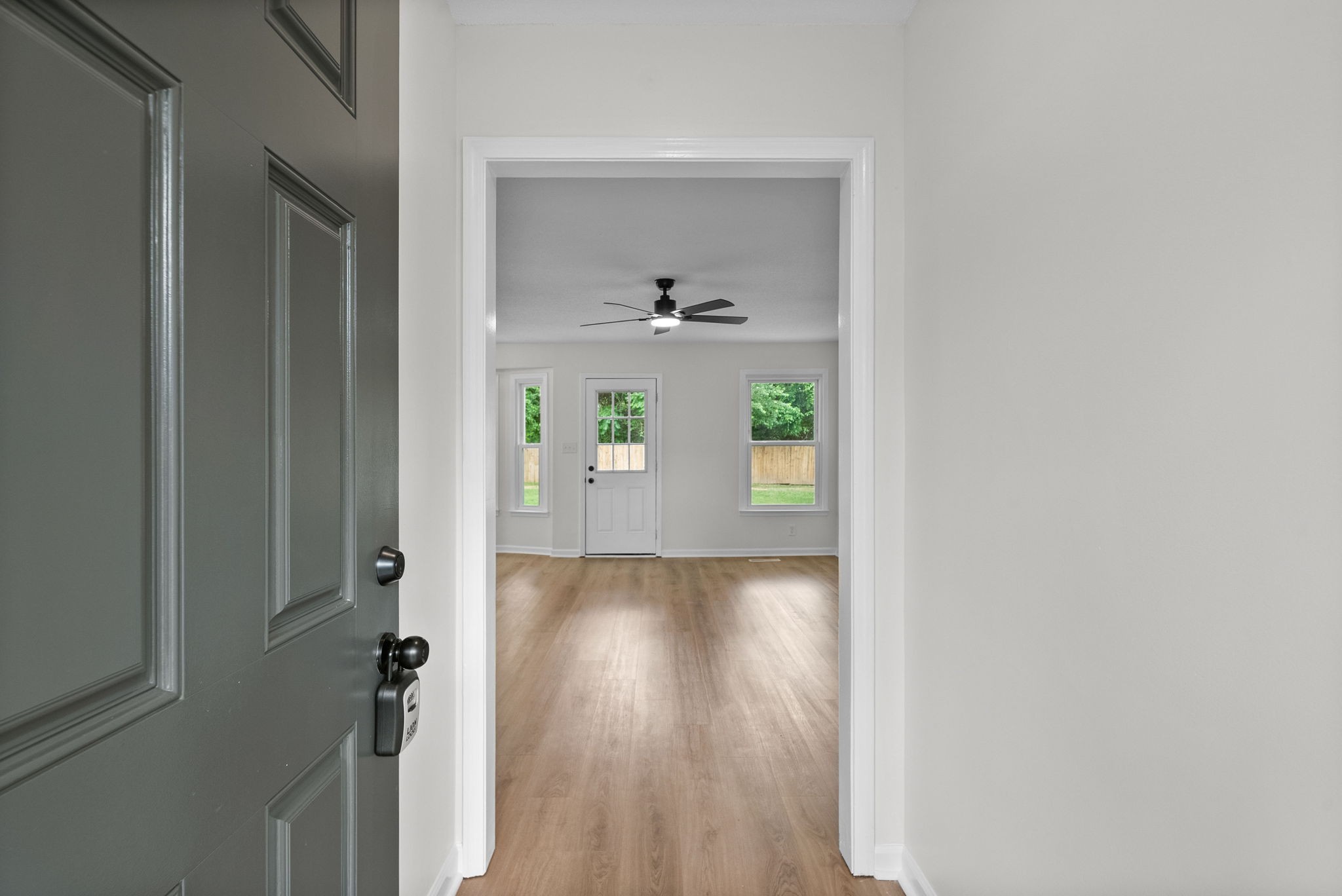 242 Quail Ridge Road Clarksville, TN 37042 - Photo 5 of 27 Gallery Image 5
