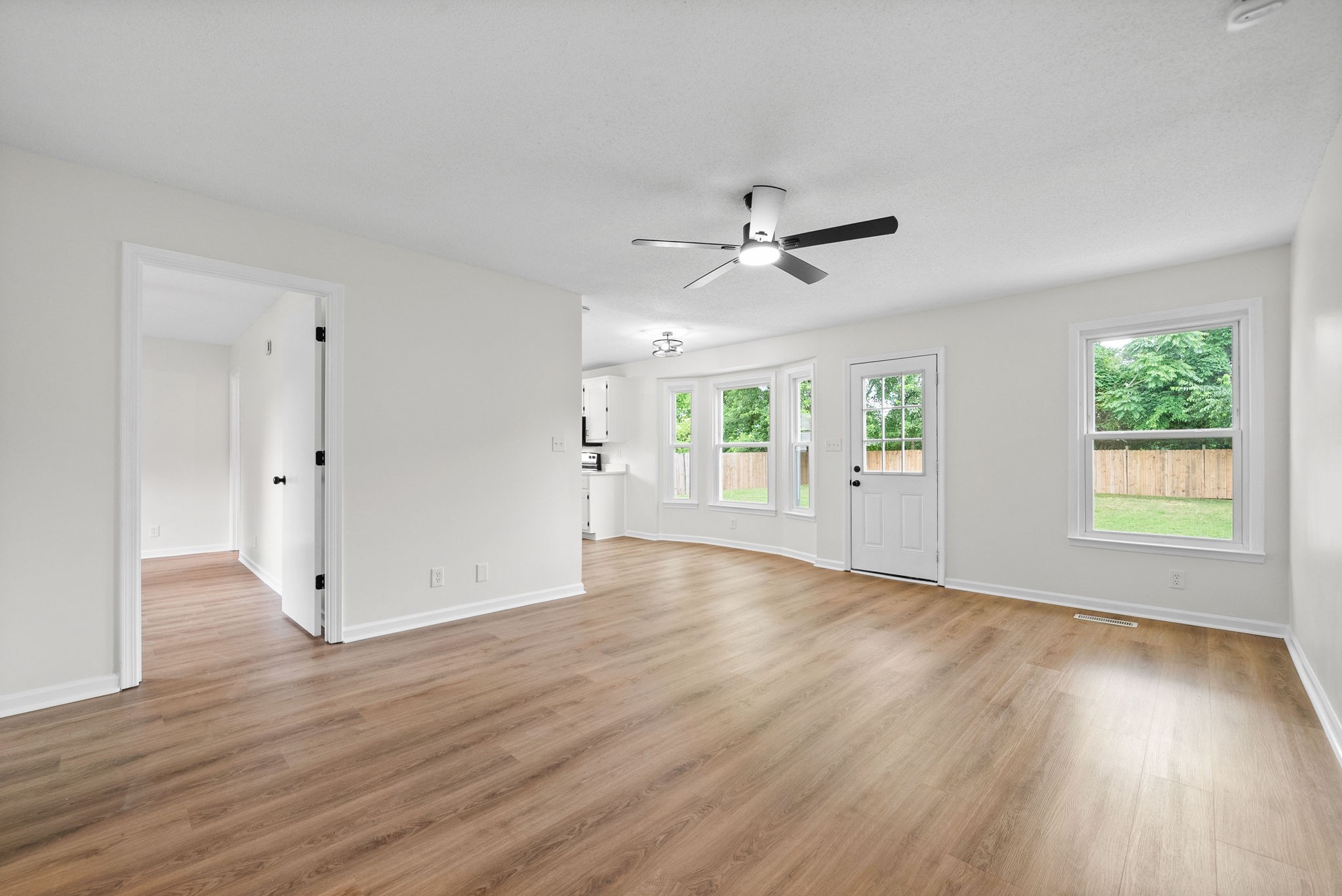 242 Quail Ridge Road Clarksville, TN 37042 - Photo 6 of 27 Gallery Image 6