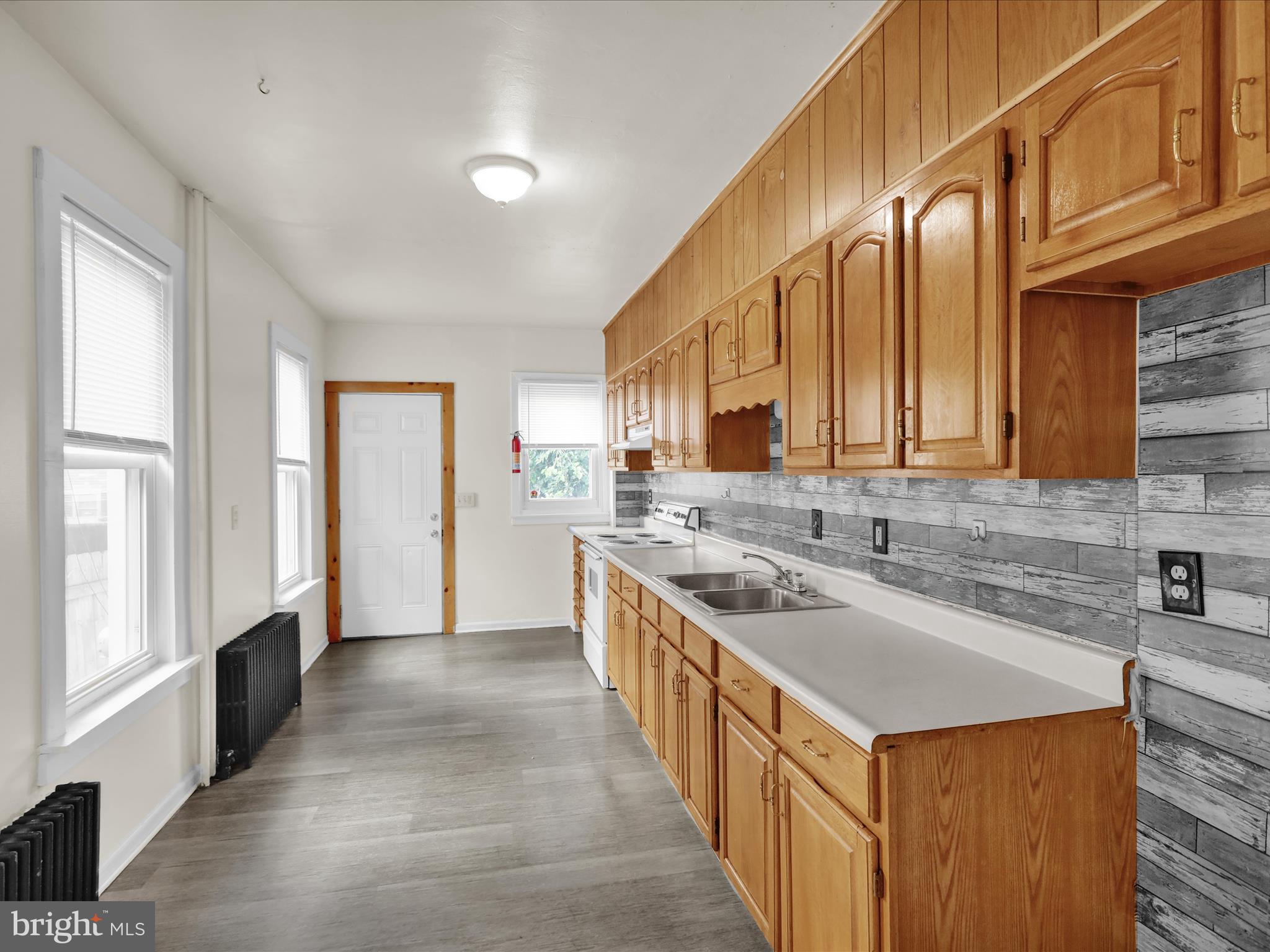 622 Tulpehocken Street Reading, PA 19601 - Photo 10 of 24 360_8701