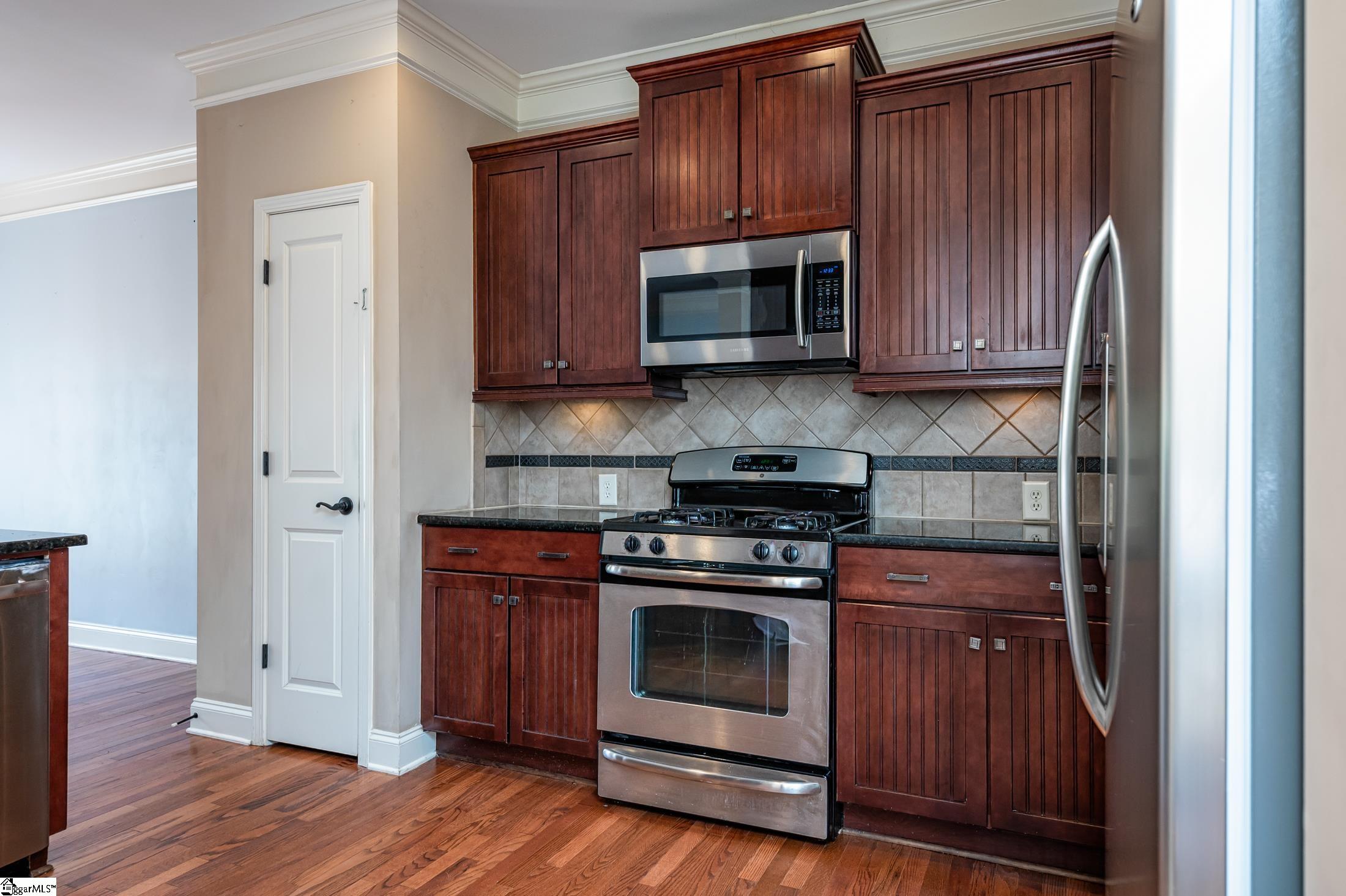 240 Barbours Lane Greenville, SC 29607 - Photo 14 of 36 Gallery Image 14