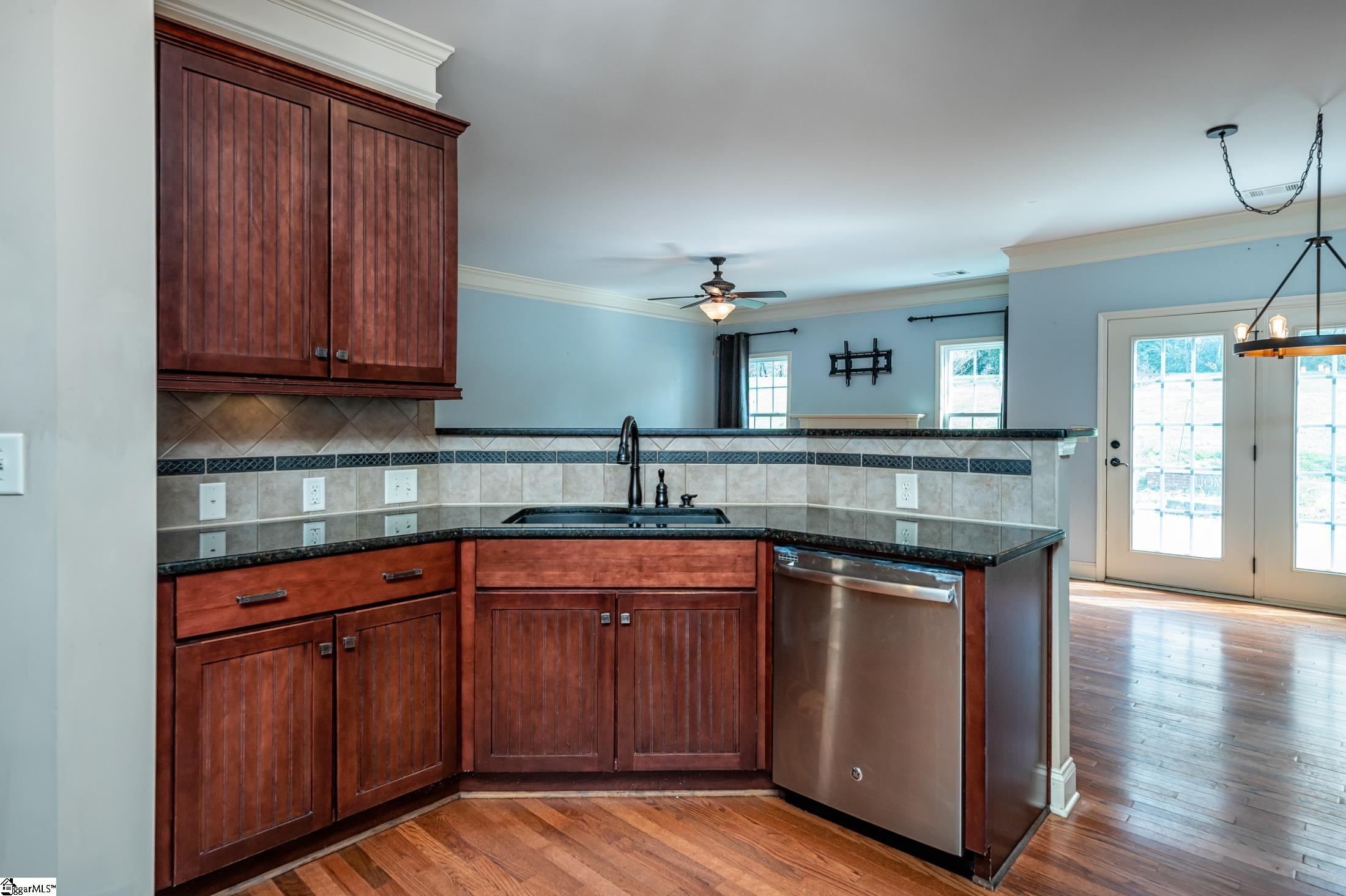 240 Barbours Lane Greenville, SC 29607 - Photo 15 of 36 Gallery Image 15