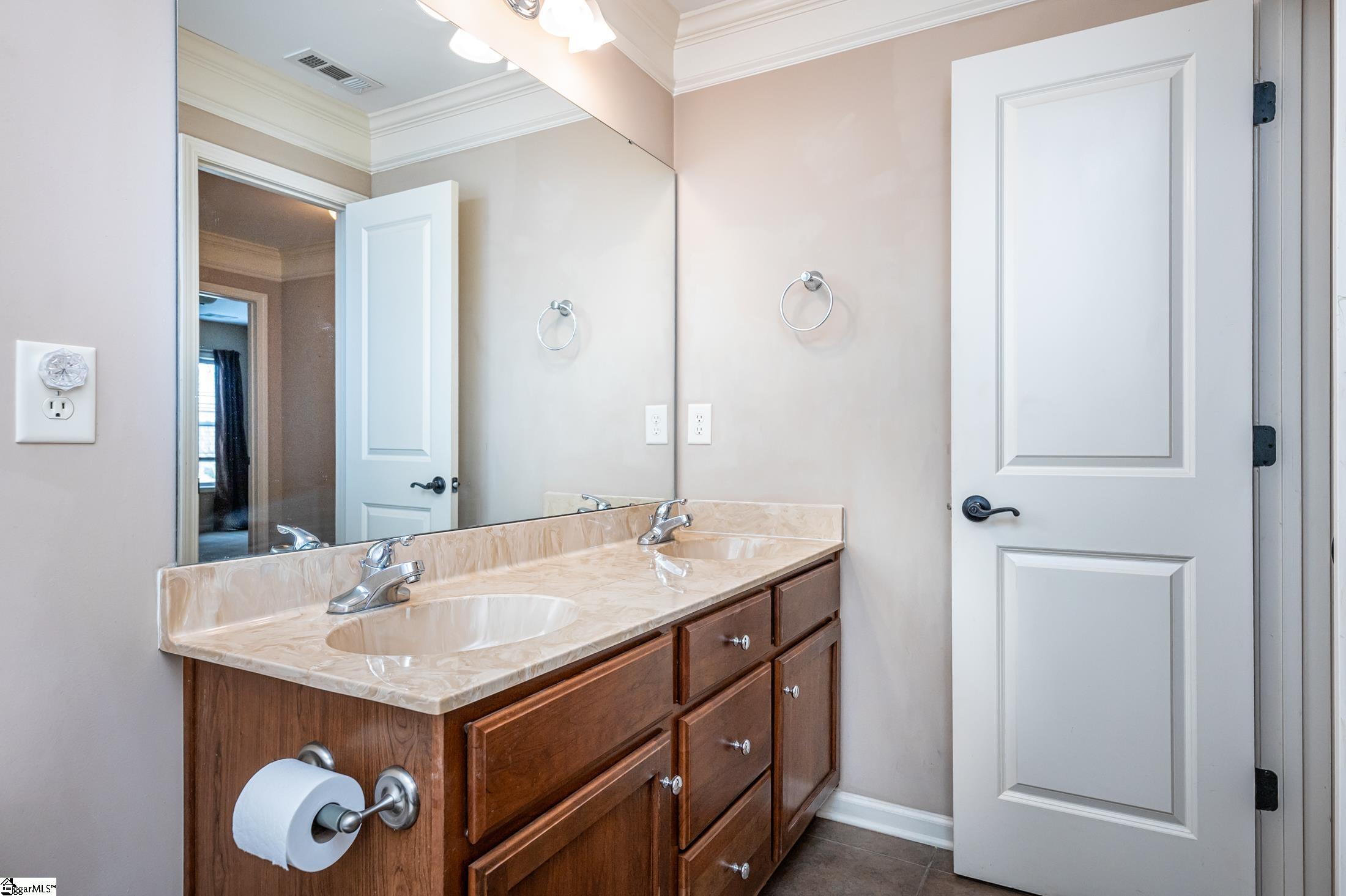 240 Barbours Lane Greenville, SC 29607 - Photo 22 of 36 Gallery Image 22
