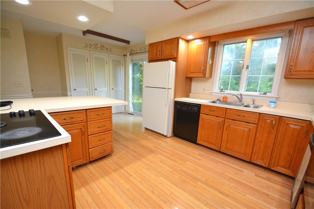 160 Tobey Road Pittsford, NY 14534 - Photo 5 of 18