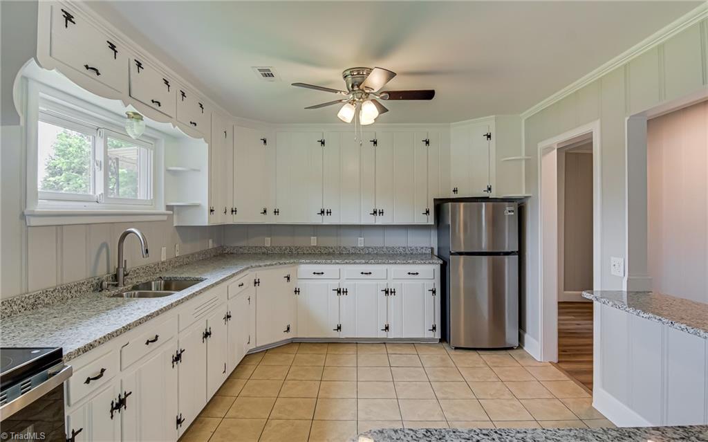 4249 High Point Road Winston-Salem, NC 27107 - Photo 15 of 30 Gallery Image 15