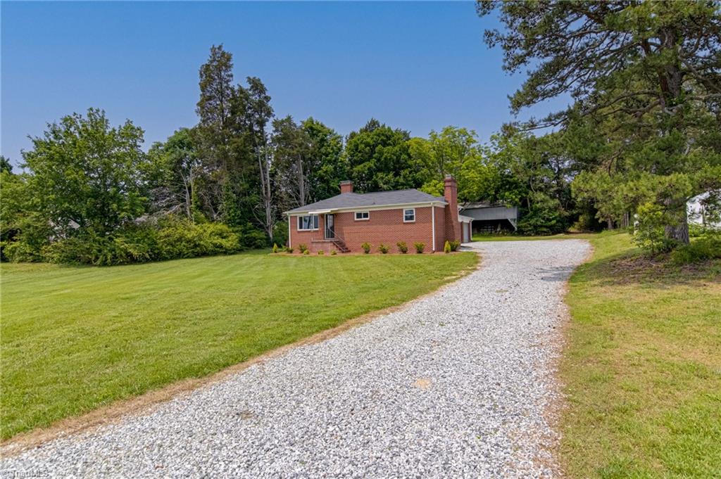 4249 High Point Road Winston-Salem, NC 27107 - Photo 3 of 30 Gallery Image 3