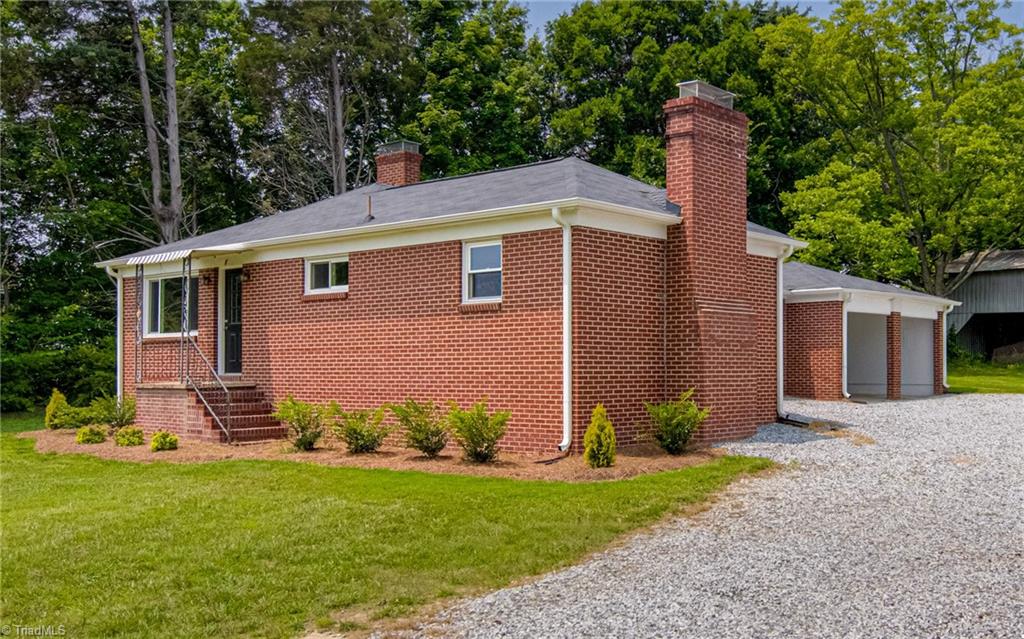 4249 High Point Road Winston-Salem, NC 27107 - Photo 5 of 30 Gallery Image 5