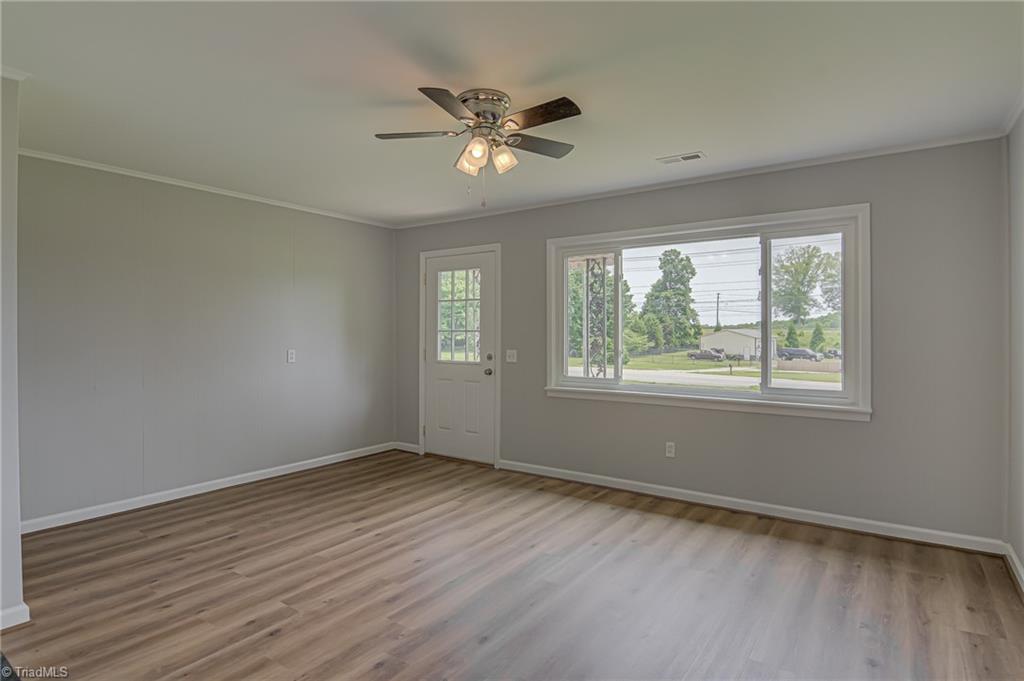 4249 High Point Road Winston-Salem, NC 27107 - Photo 7 of 30 Gallery Image 7
