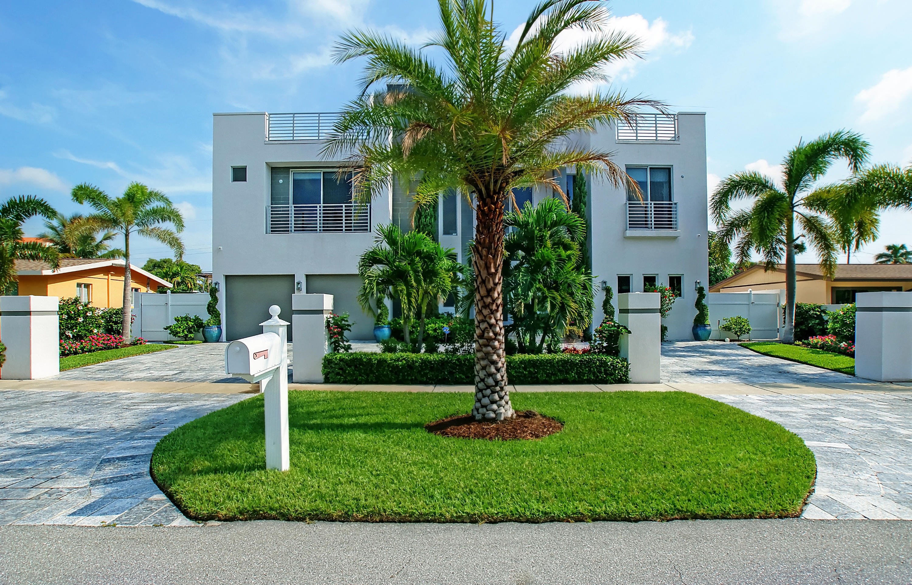 265 Northeast 3rd Street Boca Raton, FL 33432 - Photo 2 of 22 front2