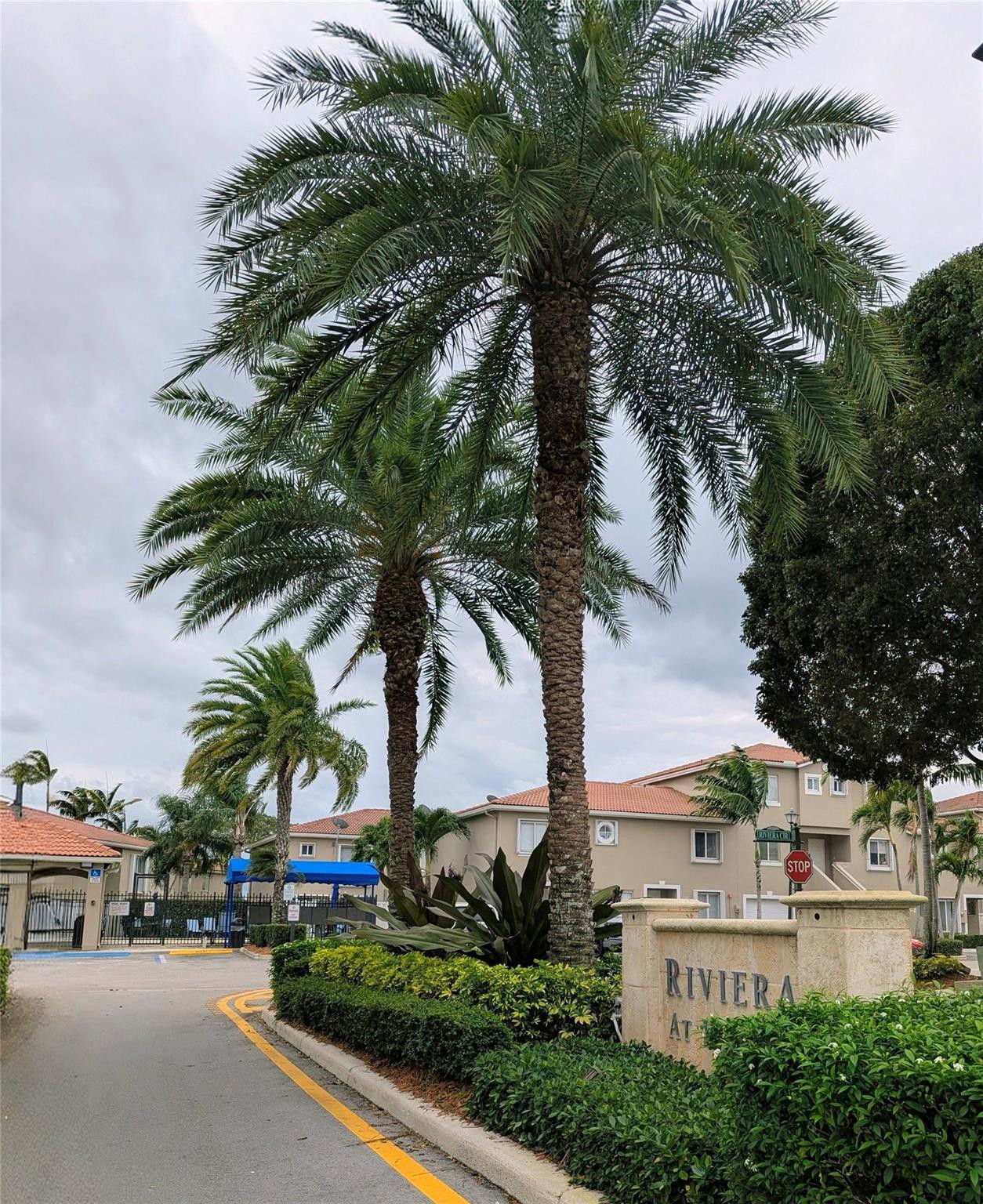 158 Riviera Circle, Unit 193 Weston, FL 33326 - Photo 3 of 22 complex entrance